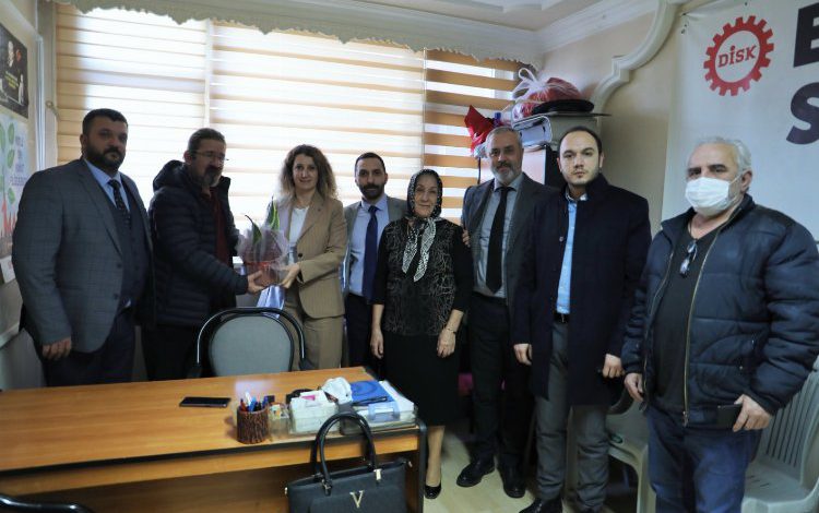 Kocaeli İzmit Belediyesi’nden Emekli – Sen’e ziyaret Kocaeli İzmit Belediyesi’nden Emekli – Sen’e ziyaret