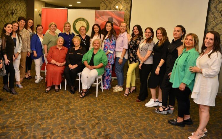 Bursa’da annelerden sezona renkli veda Bursa’da annelerden sezona renkli veda