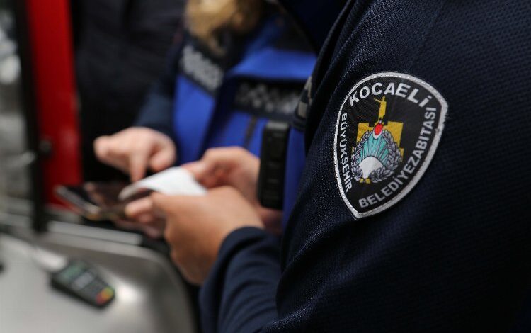 Kocaeli’de Zabıta Teşkilatı 197’nci yaşını kutladı Kocaeli’de Zabıta Teşkilatı 197’nci yaşını kutladı