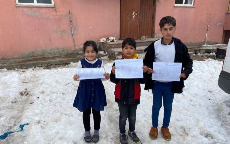 Batman Kozluk’ta köy öğretmenlerinden örnek davranış Batman Kozluk’ta köy öğretmenlerinden örnek davranış