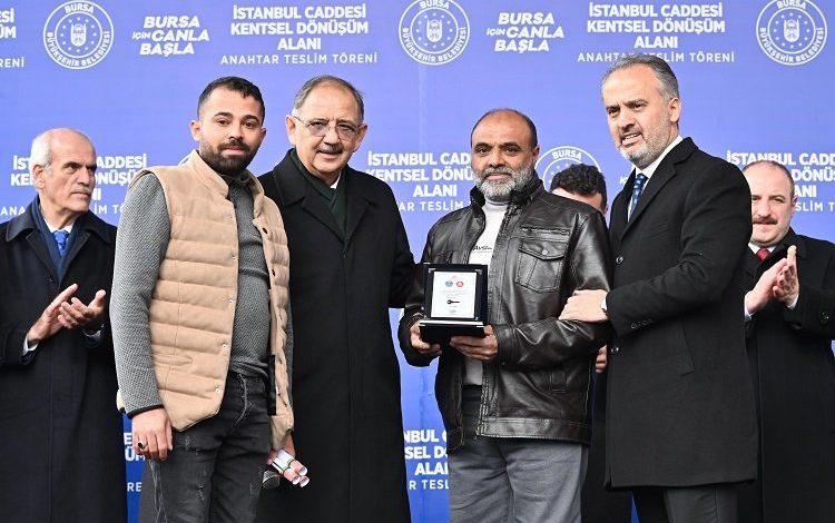 Büyük dönüşümde ilk anahtar teslimi Büyük dönüşümde ilk anahtar teslimi