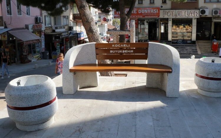 Derince Kent Meydanı’na kentsel donatı Derince Kent Meydanı’na kentsel donatı