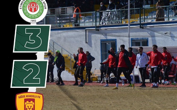 Anadolu FK 2 farkla öne geçtiği karşılaşmadan mağlup ayrıldı Anadolu FK 2 farkla öne geçtiği karşılaşmadan mağlup ayrıldı