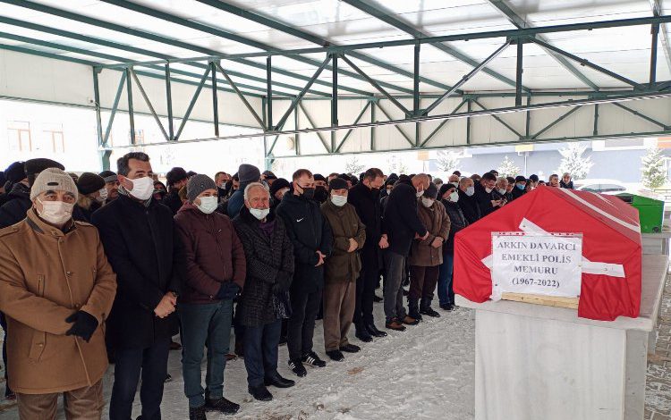 Arkın Davarcı son yolculuğuna uğurlandı Arkın Davarcı son yolculuğuna uğurlandı