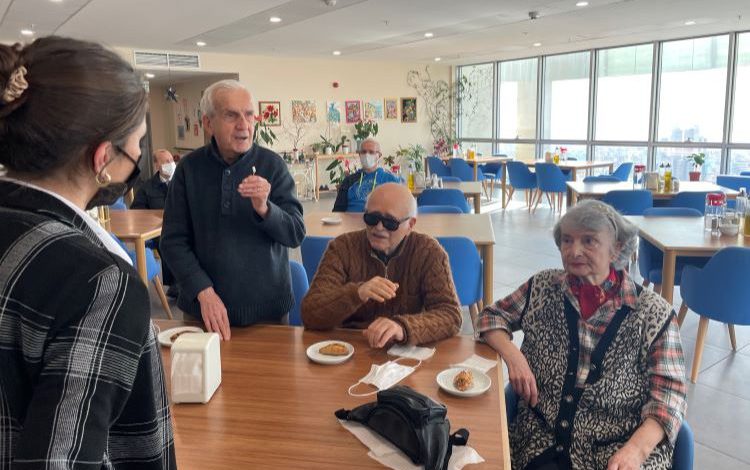 Beslenme uzmanından ileri yaşta sağlıklı ve kaliteli yaşam önerileri Beslenme uzmanından ileri yaşta sağlıklı ve kaliteli yaşam önerileri