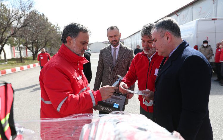 Ukrayna’ya Kızılay’la acil müdahale çantası yardımı
