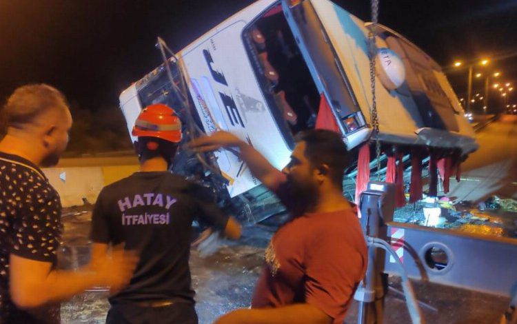 Dörtyol’daki kazaya itfayeden anında müdahale