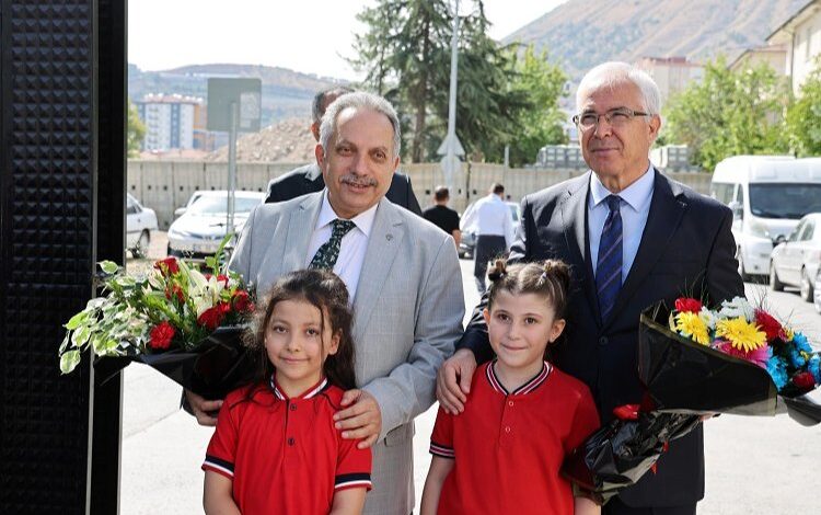 Mustafa Yalçın’dan öğrencilere mesaj