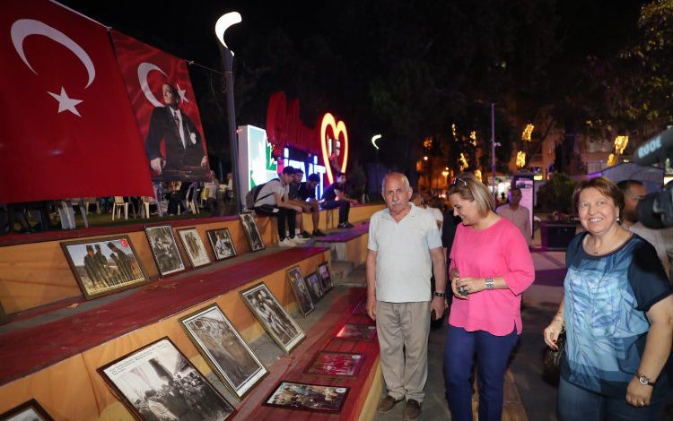 Başkan Hürriyet, Atatürk Fotoğrafları sergisini ziyaret etti