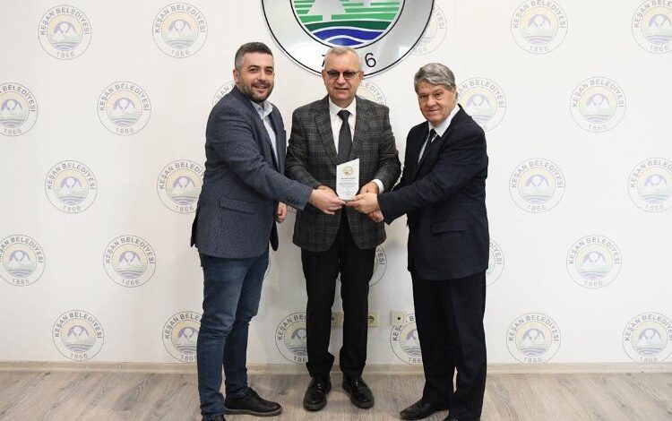 TYBB Edirne Şubesi’nden Başkan Helvacıoğlu’na teşekkür plaketi
