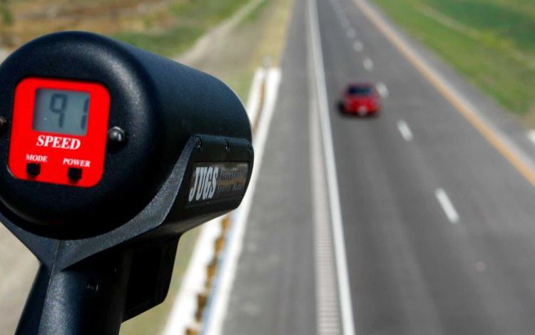 Sürücüler dikkat… 6 ilde 26 noktada ‘Hız İhlal Tespit Sistemi’ kuruldu Sürücüler dikkat… 6 ilde 26 noktada ‘Hız İhlal Tespit Sistemi’ kuruldu