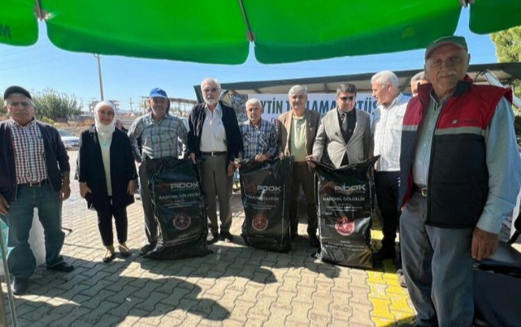 Manisa’da Turgutlu ve Ahmetlili zeytin üreticilerine destek Manisa’da Turgutlu ve Ahmetlili zeytin üreticilerine destek