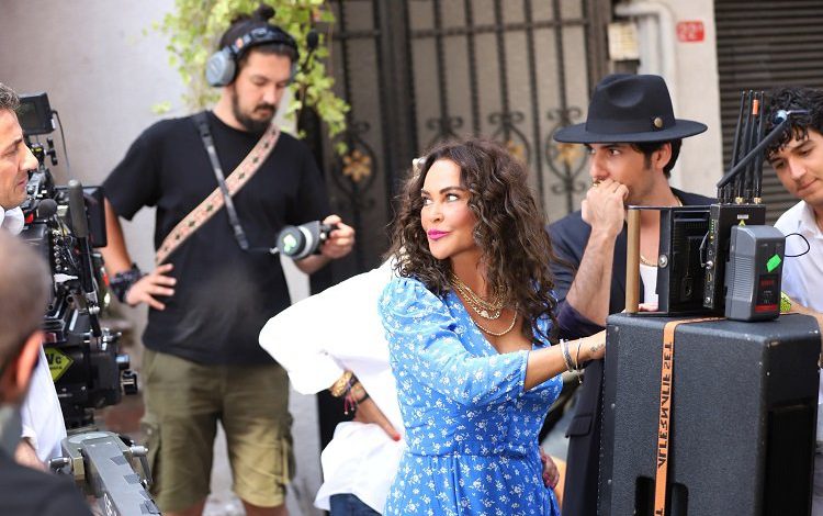 Hülya Avşar’dan ilgi çeken paylaşım Hülya Avşar’dan ilgi çeken paylaşım