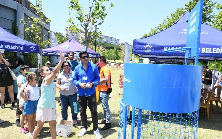 Karabağlı çocuklar ‘çevre’ için Nasreddin Hoca’da buluştu Karabağlı çocuklar ‘çevre’ için Nasreddin Hoca’da buluştu