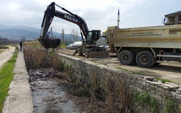 MASKİ dere temizliklerine ara vermiyor MASKİ dere temizliklerine ara vermiyor