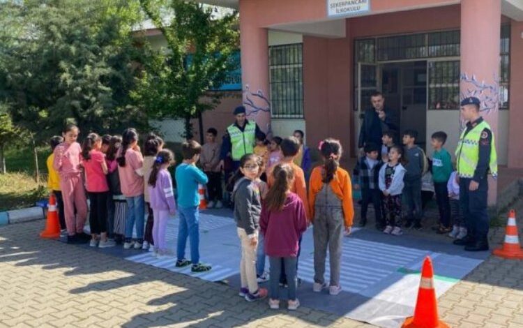 Bingöl’de Jandarma’dan ‘hayat kurtaran’ seminer