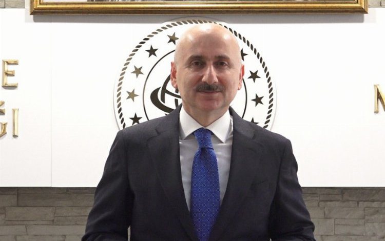 Bakan Karaismailoğlu’ndan ‘dijital obezite’ uyarısı