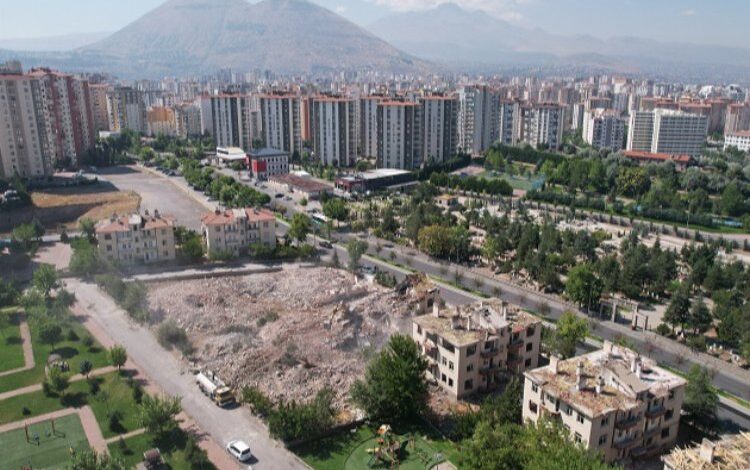 Kayseri Talas’ta dönüşüm devam ediyor Kayseri Talas’ta dönüşüm devam ediyor