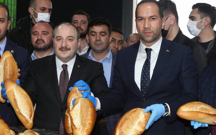 Bakan Varank Niğde Belediye Başkanı Özdemir’i ziyaret etti