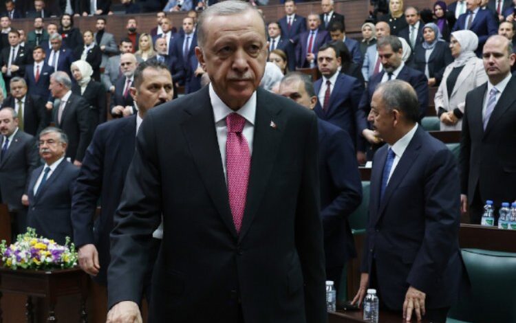 MHP de Cumhurbaşkanı Erdoğan’ı aday gösterdi MHP de Cumhurbaşkanı Erdoğan’ı aday gösterdi