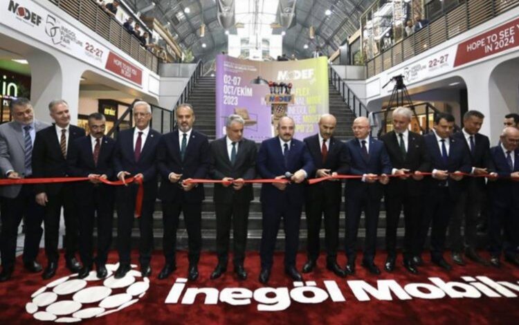 Bursa İnegöl’de ‘Mobilya Şöleni’ başladı Bursa İnegöl’de ‘Mobilya Şöleni’ başladı
