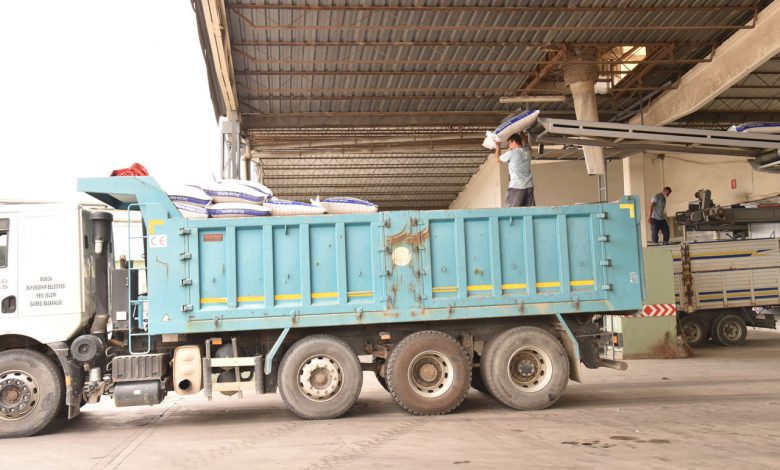 Manisa’dan yangın bölgesine 45 ton yem desteği