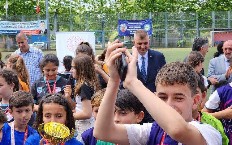 Gölcük’teki bahar kupası sahiplerini buldu Gölcük’teki bahar kupası sahiplerini buldu