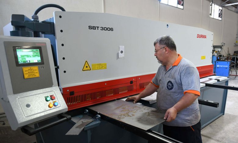 İzmir Karabağlar’a hidrolik giyotin makas