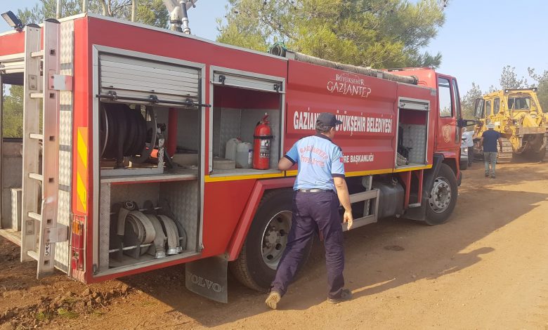 Gaziantep İtfaiyesi’nden yangın bölgelerine destek