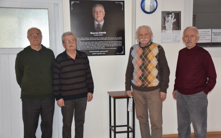 Bursa Gemlikli Eğitimciler dernek çatısı altında bir araya geldi Bursa Gemlikli Eğitimciler dernek çatısı altında bir araya geldi