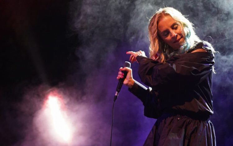 Muğla Milas’ta Zeynep Casalini rüzgarı Muğla Milas’ta Zeynep Casalini rüzgarı