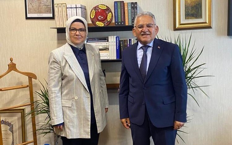 Memduh Büyükkılıç’tan Kayseri milletvekilleri’ne çıkarma Memduh Büyükkılıç’tan Kayseri milletvekilleri’ne çıkarma