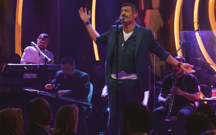 Hakan Altun: “Sahnemiz bağımlılık yapar” Hakan Altun: “Sahnemiz bağımlılık yapar”