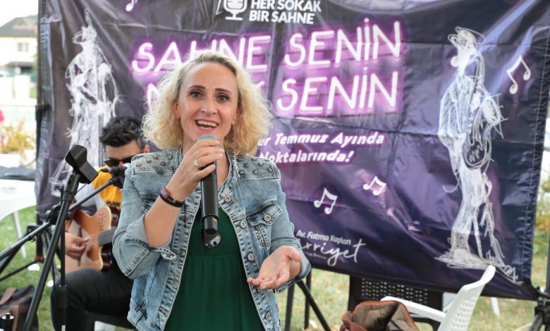 İzmit Gülümse Kafe’de yüzler yerel müzisyenlerle gülümsedi İzmit Gülümse Kafe’de yüzler yerel müzisyenlerle gülümsedi