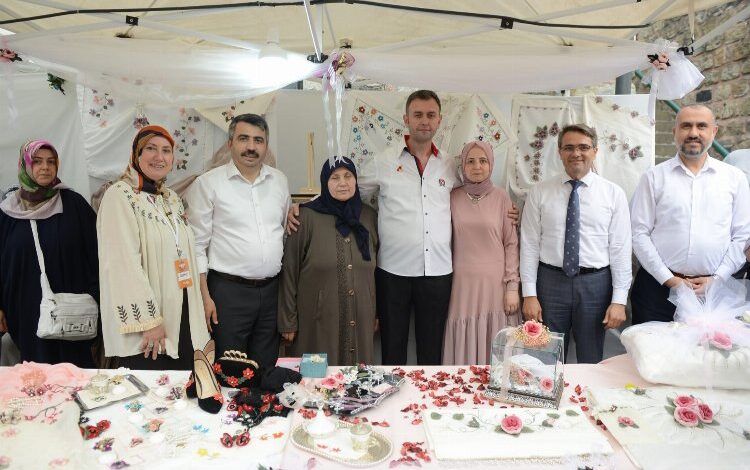 Bursa’da YIL-MEK’in el emekleri görücüye çıktı Bursa’da YIL-MEK’in el emekleri görücüye çıktı