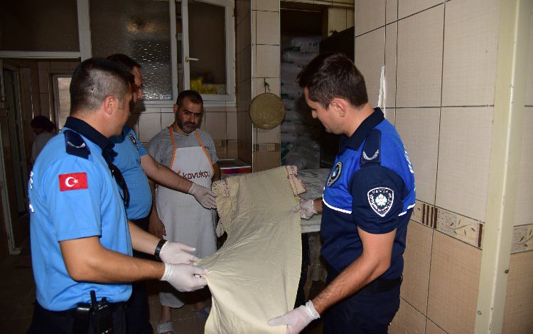 Manisa Zabıtası’ndan fırınlara hijyen denetimi