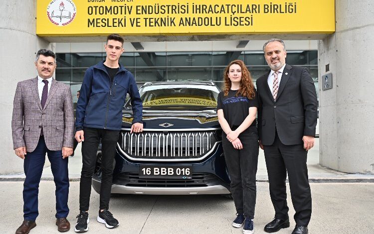 Geleceğin otomotivcileri Togg’u inceledi