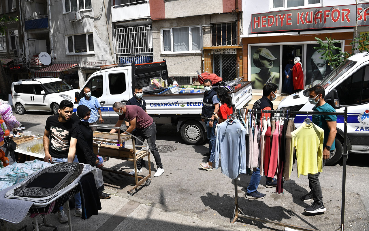 Bursa Osmangazi’de kaldırımlar işgalden kurtarıldı