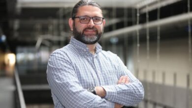 AGÜ’lü akademisyene ‘Üstün Başarı’ ödülü