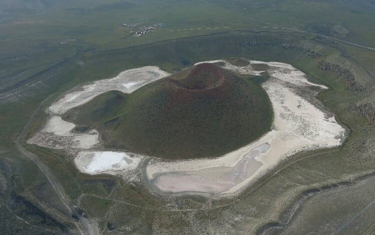 Meke Gölü’nü 2,5 milyon metreküp suyla beslenecek Meke Gölü’nü 2,5 milyon metreküp suyla beslenecek