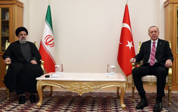 Cumhurbaşkanı Erdoğan, İran’daki mevkidaşı ile görüştü Cumhurbaşkanı Erdoğan, İran’daki mevkidaşı ile görüştü