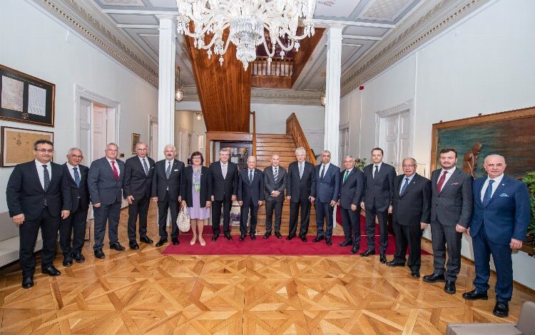 Başkan Soyer EBSO yönetimini konuk etti