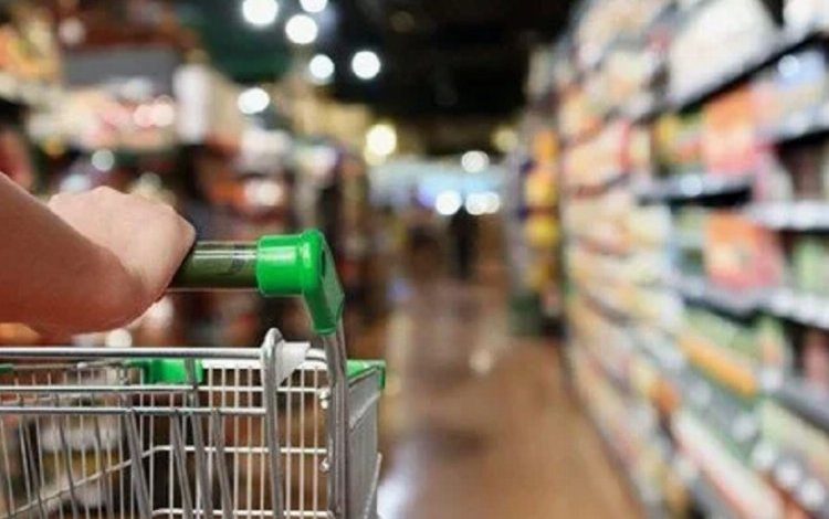Marketlerde fiyatlar raflara yansımaya başladı Marketlerde fiyatlar raflara yansımaya başladı