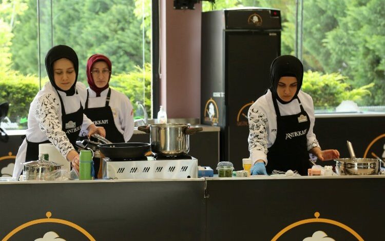 Geleceğin şefleri hünerlerini sergiledi