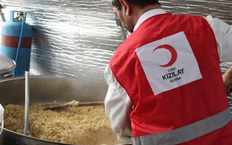 Türk Kızılay Bursa 7,3 milyon TL’lik zekatı dağıtıyor Türk Kızılay Bursa 7,3 milyon TL’lik zekatı dağıtıyor