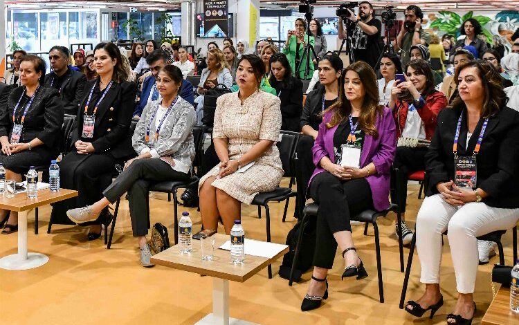 Dünya kadınları kongrede buluştu Dünya kadınları kongrede buluştu