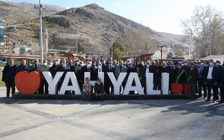 Memduh Büyükkılıç muhtarlarla buluştu