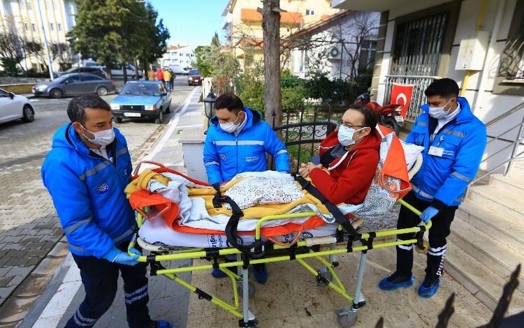 Hasta nakil hizmeti Muğlalıların yanında