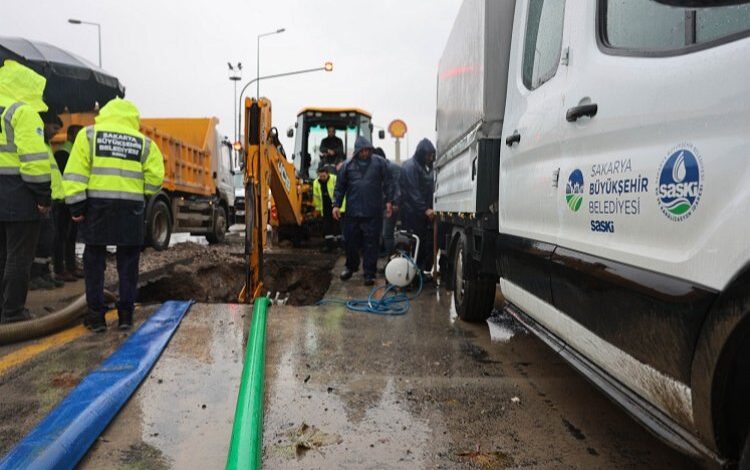Sakarya Büyükşehir’den Ferizli içme suyu hattı seferberliği Sakarya Büyükşehir’den Ferizli içme suyu hattı seferberliği