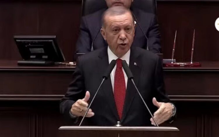 Cumhurbaşkanı Erdoğan: Karadan da tepelerine bineceğiz!